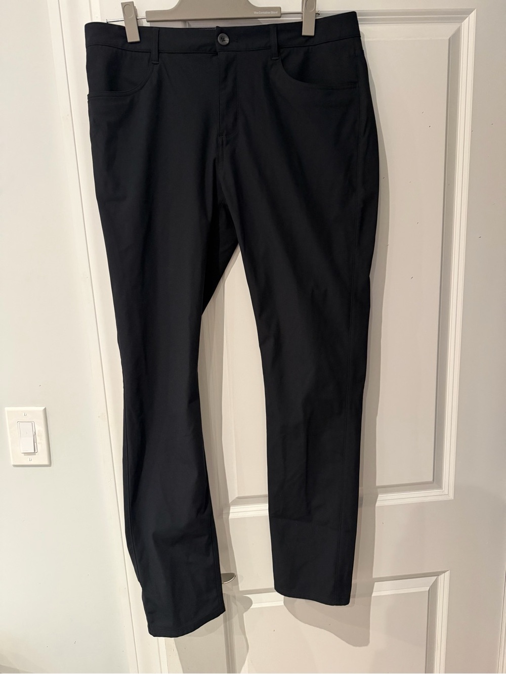 Vuori Men's Black Straight-Leg Pants